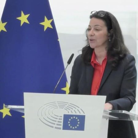 Comisia Europeană spune că politica de coeziune investește 1,6 miliarde de euro în digitalizarea României em360