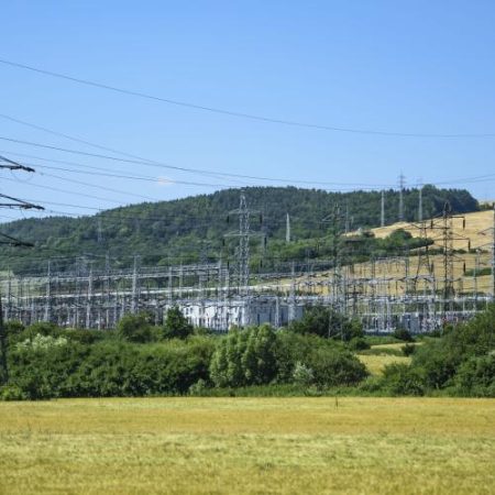 ACER schimbă metodologia pentru rezervele de electricitate ca să reducă riscurile și costurile în rețeaua europeană em360