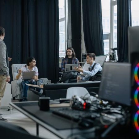 Huburile europene de inovare digitală devin instrumentul prin care România încearcă să ducă AI în IMM-uri și administrație em360