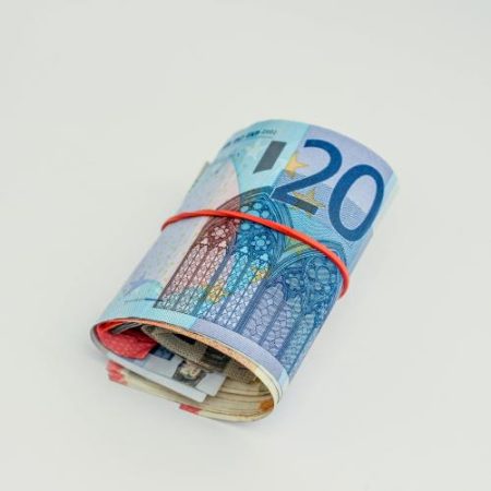 Parchetul European trimite în judecată reprezentantul unei companii din Bulgaria pentru presupusă fraudă cu fonduri regionale em360