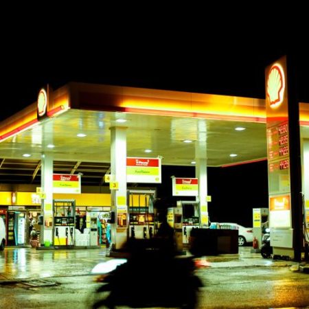 Carburanții s-au scumpit cu peste 20% în Uniunea Europeană iar România este printre cele mai afectate țări em360