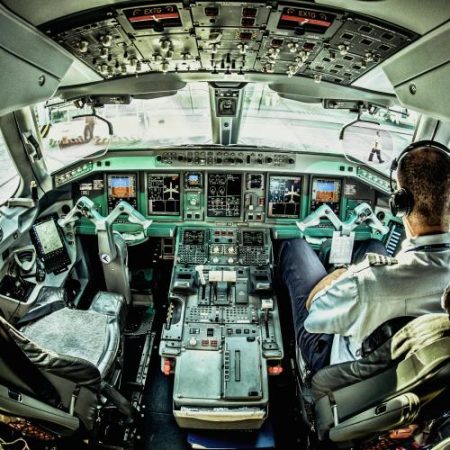 Agenția Uniunii Europene pentru Siguranța Aviației nu găsește o legătură directă între condițiile de muncă și incidentele grave, dar indică oboseala drept principal semnal de risc em360