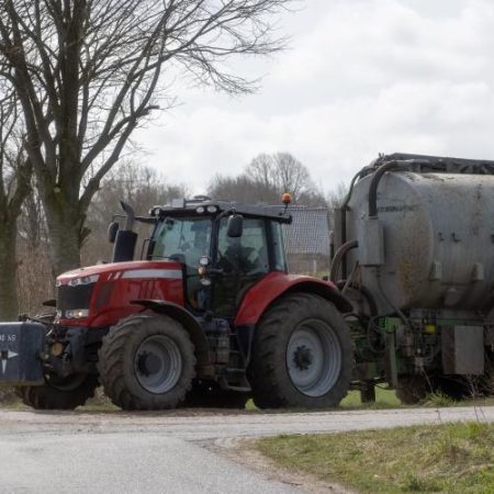Comisia Europeană propune 540 de milioane de euro pentru fermierii afectați de criza îngrășămintelor em360