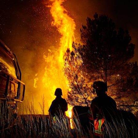 Uniunea Europeană cere statelor membre să trateze incendiile de vegetație ca risc european după un sezon record în 2025 em360