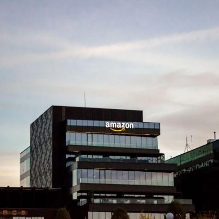Comisia Europeană vrea ca Amazon Web Services și Microsoft Azure să intre sub regulile Digital Markets Act em360
