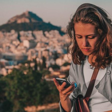 Uniunea Europeană pregătește eliminarea tarifelor de roaming pentru Balcanii de Vest em360