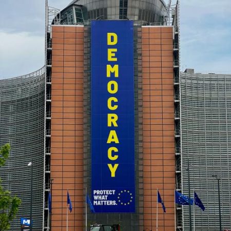 Comisia Europeană avertizează că Uniunea Europeană avansează digital dar prea lent pentru a-și atinge obiectivele din 2030 em360