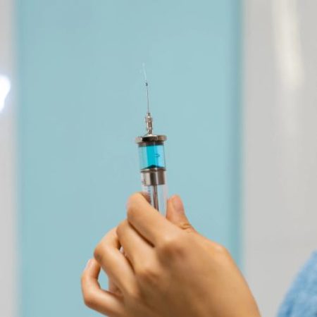 UE pregătește acces la 24 de milioane de doze de vaccin RSV înaintea sezonului de iarnă em360
