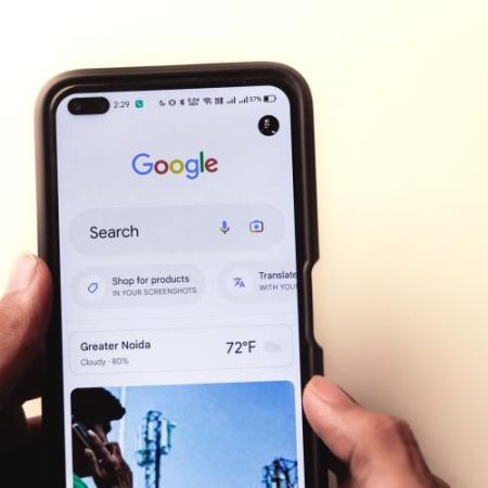 Comisia avertizează Google că nu va aștepta la nesfârșit în investigația privind favorizarea propriilor servicii em360