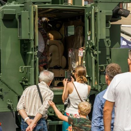 Europa riscă să cumpere arme care se învechesc înainte de a ajunge pe teren dacă nu învață modelul rapid de inovare al Ucrainei em360