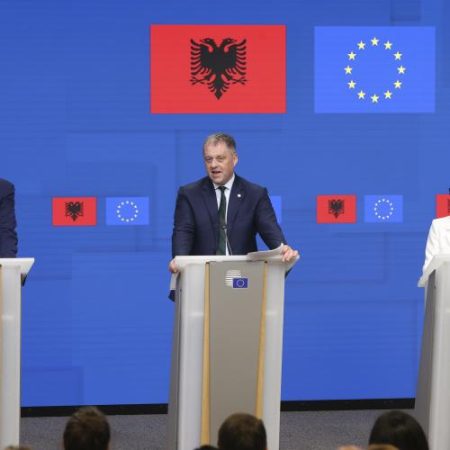 Albania închide primele trei capitole de aderare la UE și vrea să finalizeze negocierile până la sfârșitul lui 2027 em360