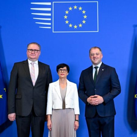UE accelerează extinderea cu Ucraina, Moldova Albania și Muntenegru, iar liderii vor discuta în octombrie posibile forme intermediare de integrare em360