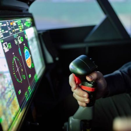 EASA schimbă regulile pentru simulatoarele de zbor și permite folosirea realității extinse în pregătirea piloților em360
