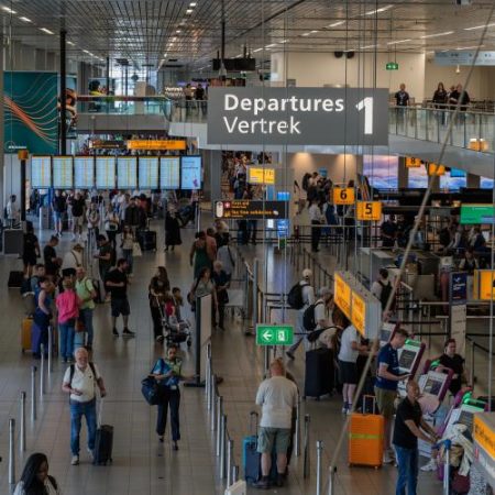 Prețurile transportului aerian au crescut cu 28,7% în Belgia și au scăzut cu 45,1% în Slovacia în iunie em360