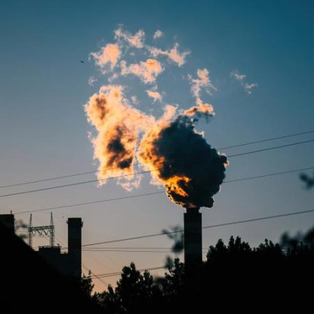 UE recomandă suspendarea amenzilor pentru importatorii de petrol și gaze care nu respectă noile reguli privind metanul până la sfârșitul lui 2029 em360
