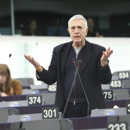 Cazul unui fost membru PEGA readuce Pegasus în plenul Parlamentului European em360