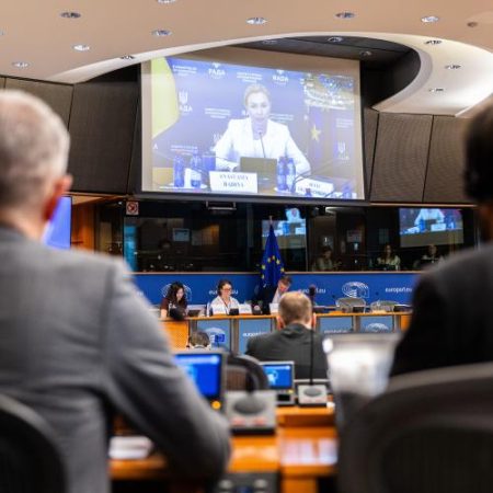 Ucraina trebuie să își protejeze instituțiile anticorupție și fondurile UE pentru a avansa în negocierile de aderare em360