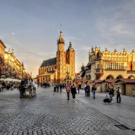 Veniturile gospodăriilor din UE au crescut cu 18% într-un deceniu, iar rata ocupării a ajuns la un nivel record em360