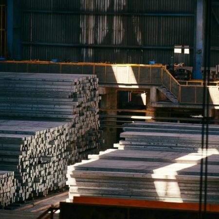 UE cere Statelor Unite noi reduceri de tarife pentru exporturile europene în timp ce taxele de 50% pentru oțel rămân în negocieri em360