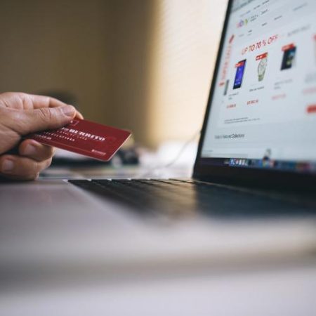 Comisia amendează AliExpress cu 550 de milioane de euro pentru că nu a oprit eficient vânzarea produselor ilegale și periculoase em360