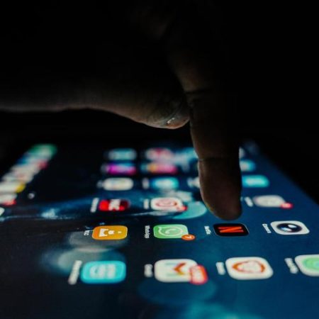 X are șase luni să refacă arhiva reclamelor și să ofere cercetătorilor acces real la date em360