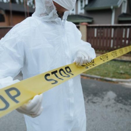 UE alocă 493 de milioane de euro pentru Ebola și securitate sanitară în Congo și Uganda em360