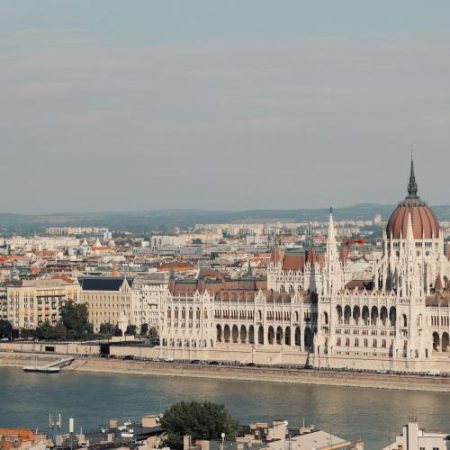 Consiliul UE aprobă un nou plan de redresare pentru Ungaria dar cele 10 miliarde de euro depind de reforme și obiective îndeplinite em360