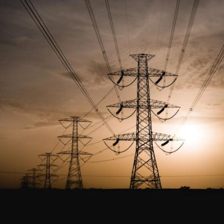 Operatorii piețelor de energie propun trecerea licitațiilor intrazilnice europene la un calcul mai precis al capacității disponibile între state em360