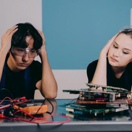 Unele ceasuri inteligente jucării electrice și echipamente industriale nu vor avea baterii schimbabile de utilizatori em360