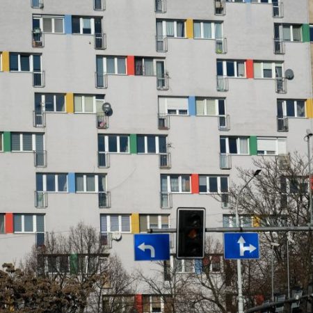Două inițiative europene cer reguli pentru locuințe accesibile și acces egal la educație și programe de schimb em360