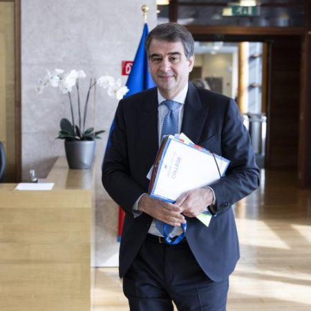 Comisia Europeană îl trimite pe Raffaele Fitto să pregătească reluarea negocierilor pentru reunificarea Ciprului em360