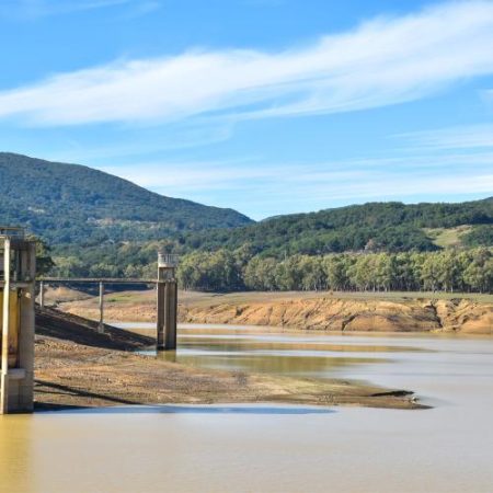 Seceta pune presiune pe sistemul electric din România și Europa de Sud-Est dar alimentarea rămâne stabilă em360