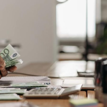 Polonia trece evaluarea Comisiei pentru o plată de 7,9 miliarde de euro din fondurile de redresare em360