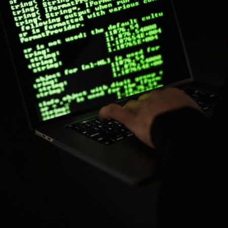 EPPO investighează o posibilă fraudă de 7 milioane de euro în 29 de proiecte IT din România em360
