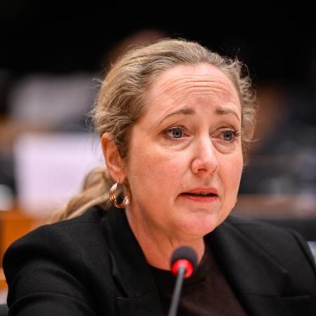 Doi eurodeputați suedezi din The Left au fost opriți la Atena înaintea unei vizite în Israel și Cisiordania em360