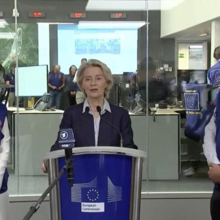 UE a activat mecanismul de protecție civilă de 10 ori pentru incendii în această vară iar pompieri ucraineni au intervenit pentru prima dată în Uniune em360