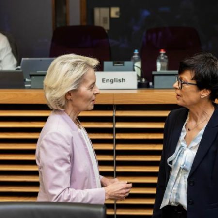 Comisia pregătește pentru septembrie reforma UE înaintea următoarei extinderi mai puține veto-uri și garanții împotriva viitorilor membri care încalcă valorile Uniunii em360