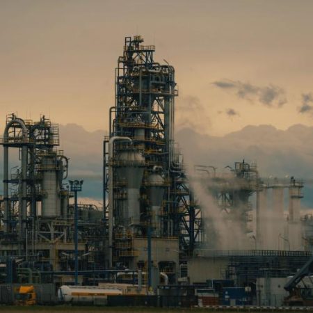 Cea mai mare instalație industrială de captare a carbonului din Europa începe să trimită CO₂ pentru stocare sub Marea Nordului em360