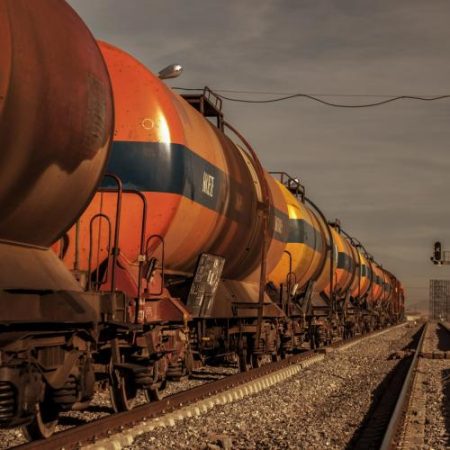 UE avertizează că posibile restricții americane la exporturile de motorină ar afecta ambele piețe em360