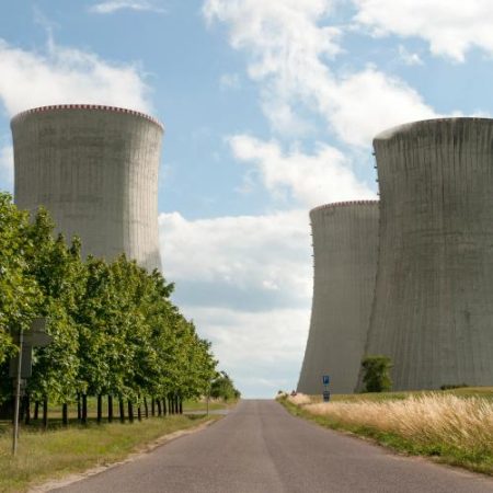 ITRE cere mai mulți bani în bugetul UE 2027 pentru rețele energetice securitate cibernetică aviație curată și cercetare în apărare em360