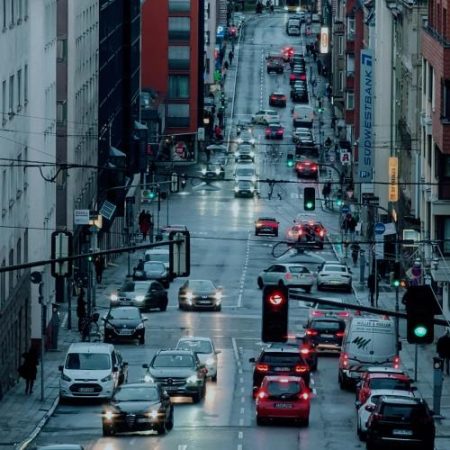 Alianța pentru Sănătate și Mediu cere limite obligatorii de zgomot în UE pentru protejarea somnului și a inimii em360
