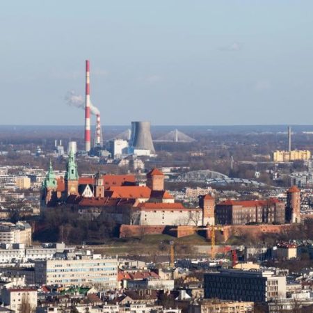 EIB acordă 20 de milioane de euro pentru cercetarea nucleară din Polonia și pregătește noi proiecte hidroenergetice em360