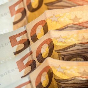 Fondurile de acțiuni din zona euro ar putea pierde circa 14% din activul net dacă acțiunile americane scad cu 25% em360