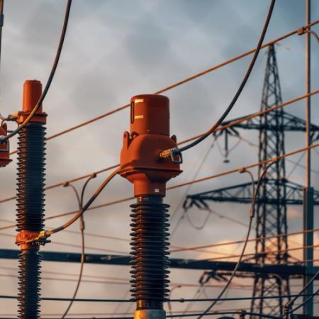 Regulatorul european al energiei aprobă proceduri mai simple pentru accesul furnizorilor mici la echilibrarea rețelei em360