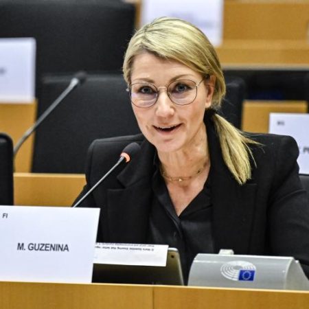 Maria Guzenina propune certificare cibernetică obligatorie în UE Comisia vrea să păstreze regula voluntară em360