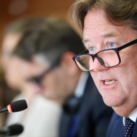Creșterea centrelor de date pune presiune pe electricitate și apă iar Irlanda vrea rețele mai puternice pentru noul val de cerere em360