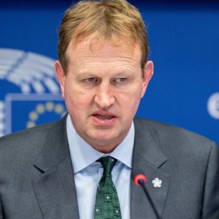 O’Callaghan spune că protecția copiilor trebuie să primeze în negocierile UE privind abuzul sexual online em360
