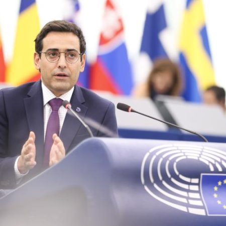 Comisia propune o pondere minimă a calității de 30% în achizițiile publice și de 50% pentru contractele cu utilizare intensivă a forței de muncă em360