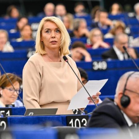 Parlamentul aprobă măsuri de stabilizare a prețului carbonului pentru clădiri și transport și cere o rezervă mai mare în ETS1 em360