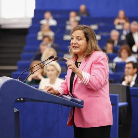 Iratxe García cere taxarea profiturilor excepționale din energie pentru a ajuta gospodăriile să își plătească facturile și cheltuielile zilnice em360